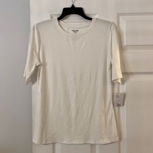 Nine West short sleeve sleeve shirt size L brand new with tag length 26” bust 34